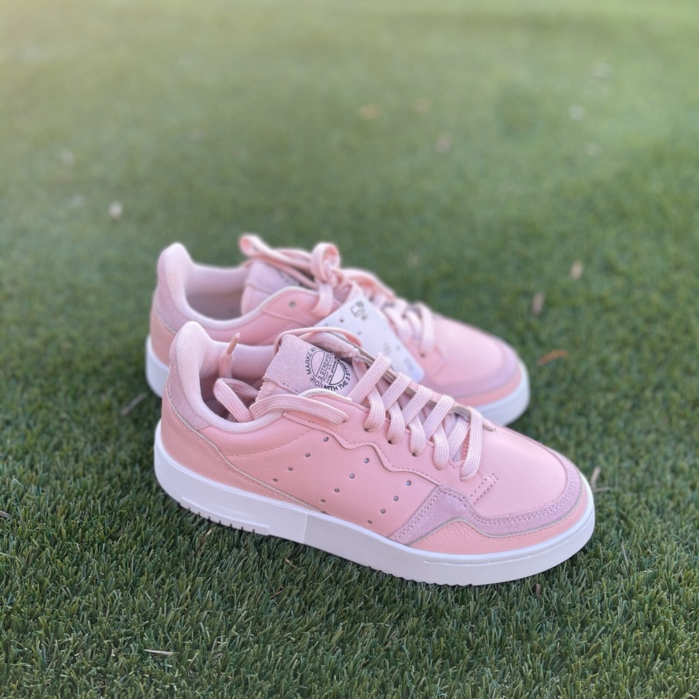 WOMENS ADIDAS SHOES 👟 - Picture 6 of 8